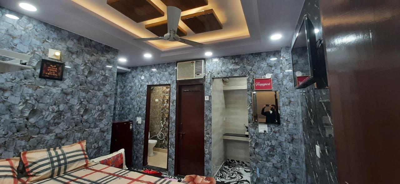 Aggarwal Luxury Room With Private Kitchen Washroom And Balcony Along With Fridge, Ac, Android Tv, Wifi In Main Lajpat Nagar Nueva Delhi Exterior foto